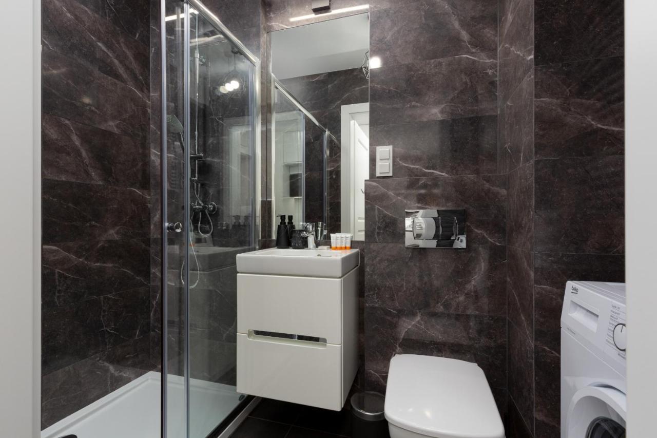 Elegancki Apartment Z Parkingiem By Noclegi Renters Варшава Екстериор снимка